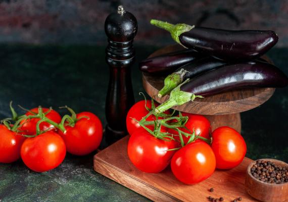 alimentos editados, tomate y berenjenas